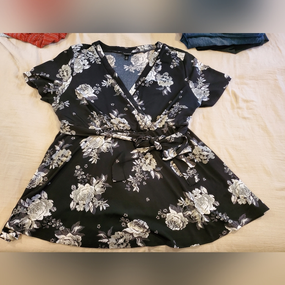 TORRID top